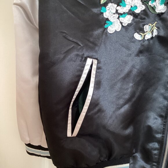 Vero Moda Women's Embroidered Bomber Jacket Size L Satin Feel Floral Lined - Picture 4 of 12